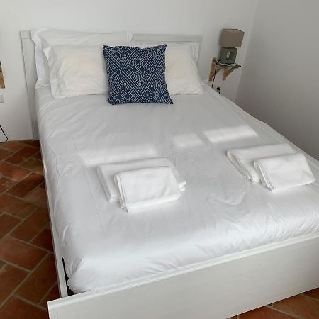 Stylish Townhouse With Gallery In The Heart Of Tavira For Two Exterior foto